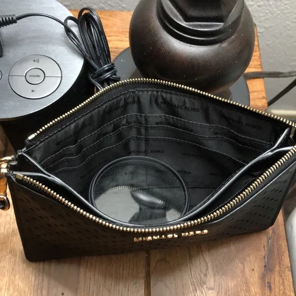 MICHAEL Michael Kors Back Clutch Wristlet OBO - Picture 5 of 10